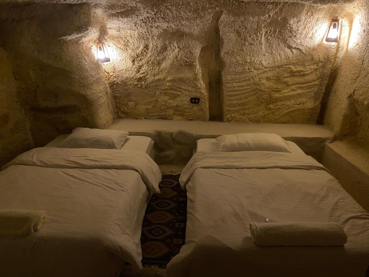 7 Caves Hotel Al Jāyah Eksteriør bilde